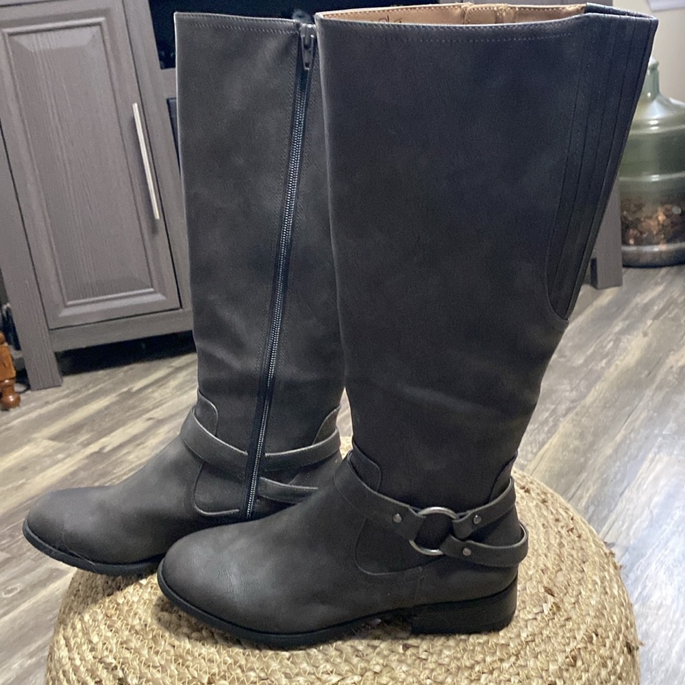 The LifeStride® X-Felicity, 7.5W, classic riding boot, like new